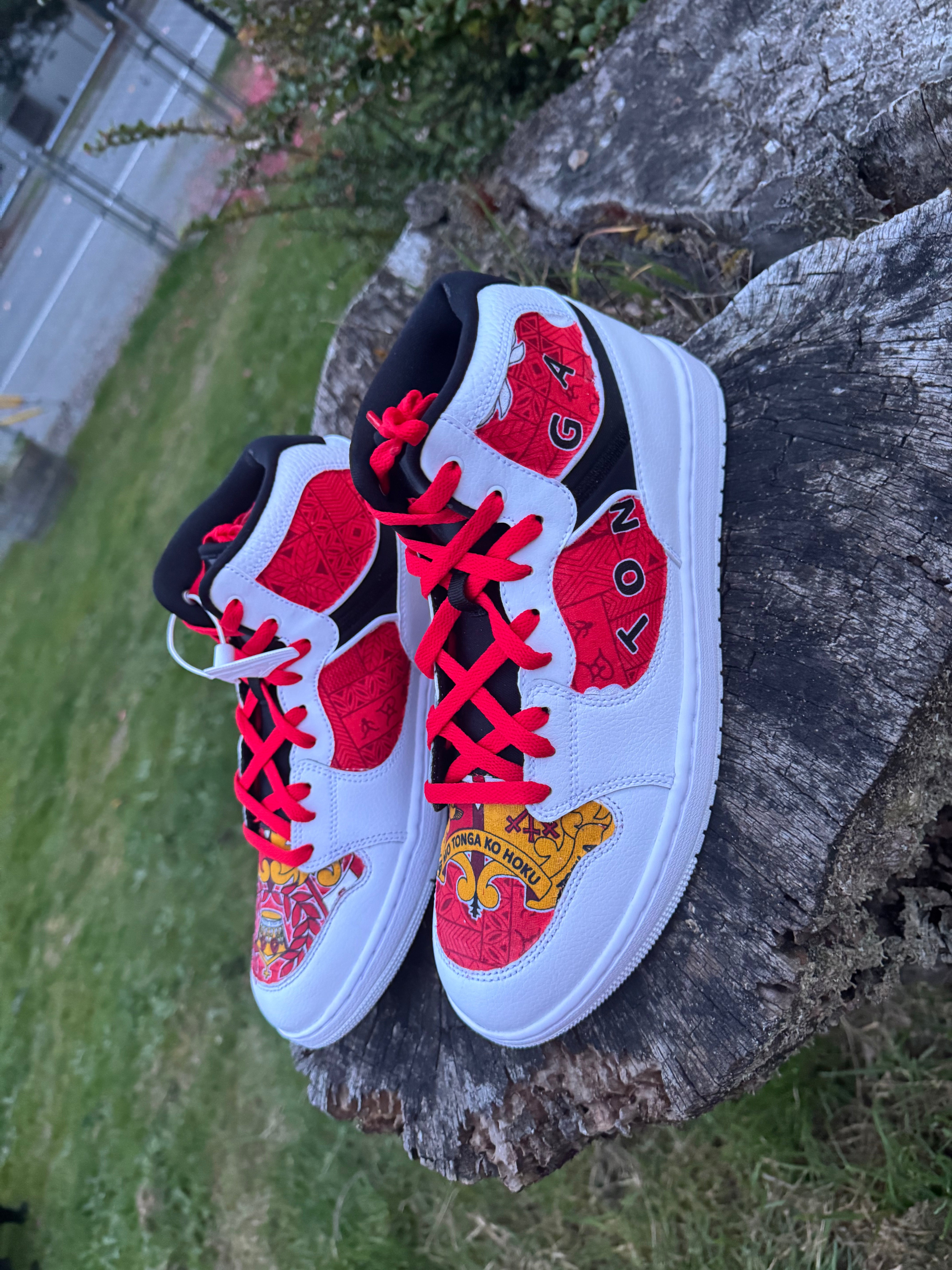 Nike Access Red Tonga Tribal #31 Size 10M 💗 Main image