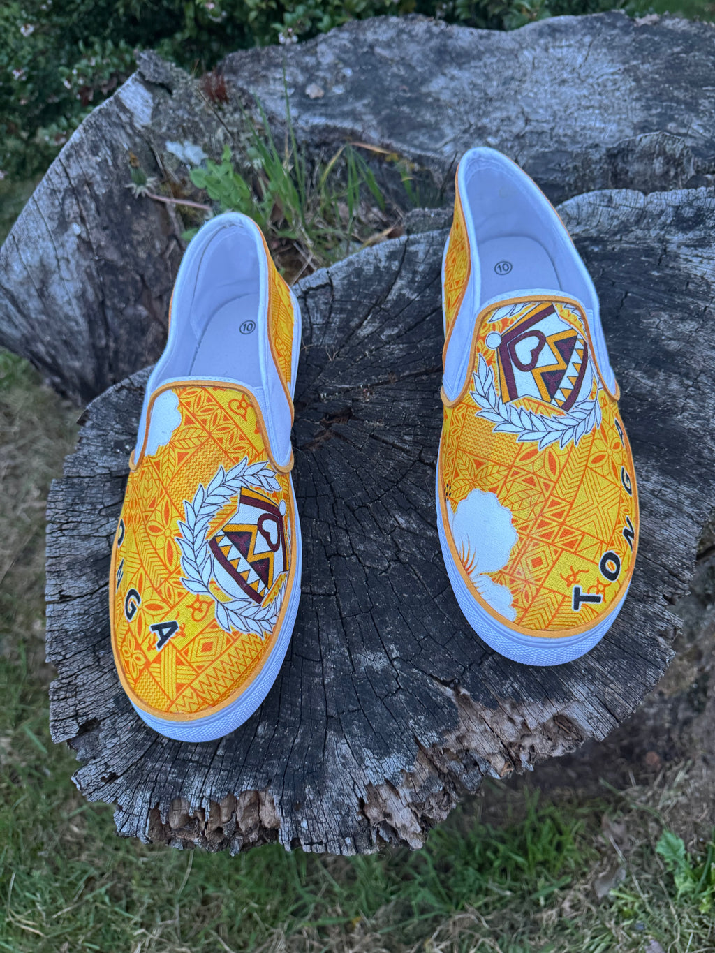 Slip-On Yellow Tonga Tribal #50 Size 8.5M/10W 💗
