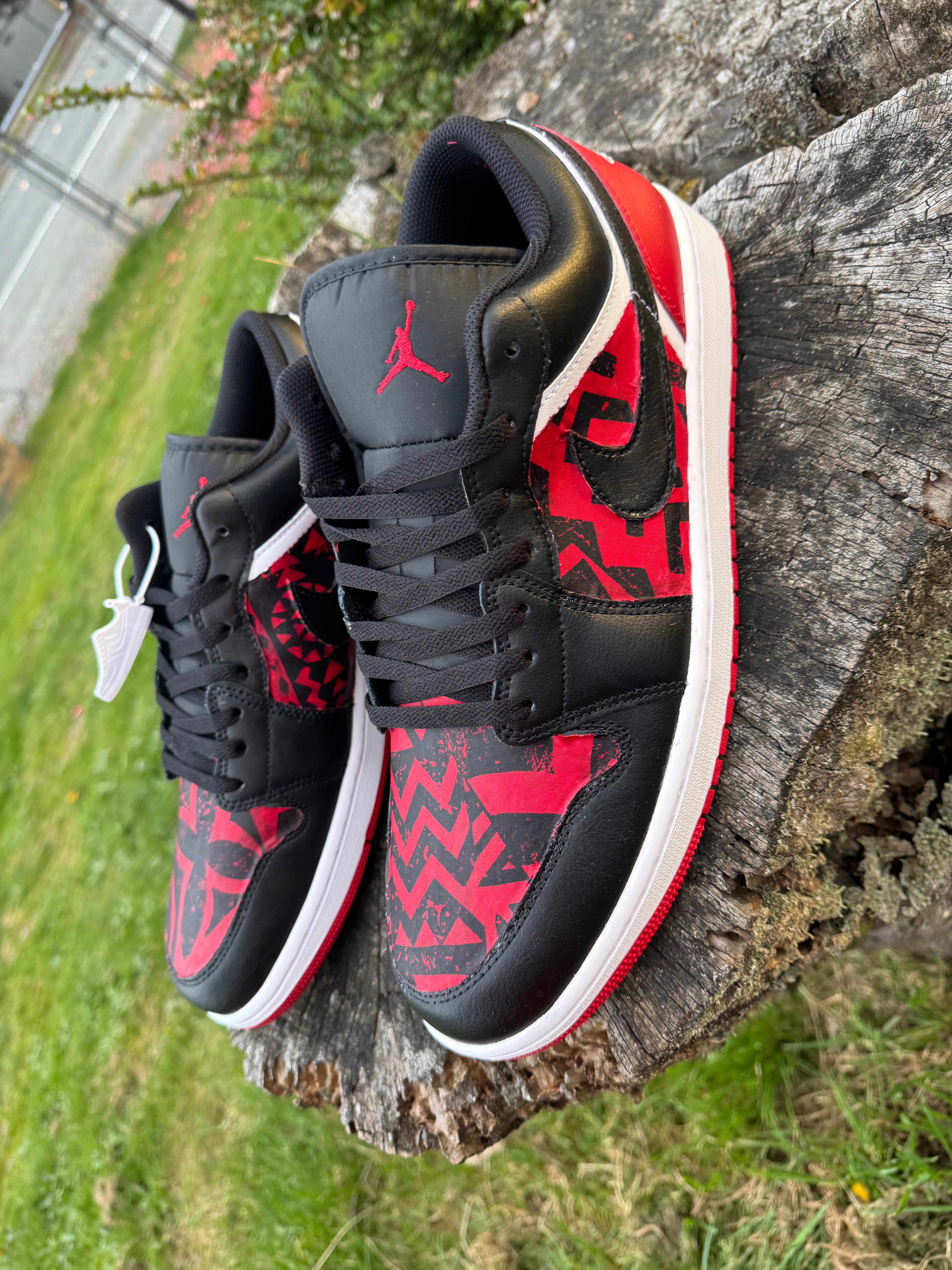 Jordan 1 Low Red/Black Tribal #9 Size 14M 💗 Secondary image