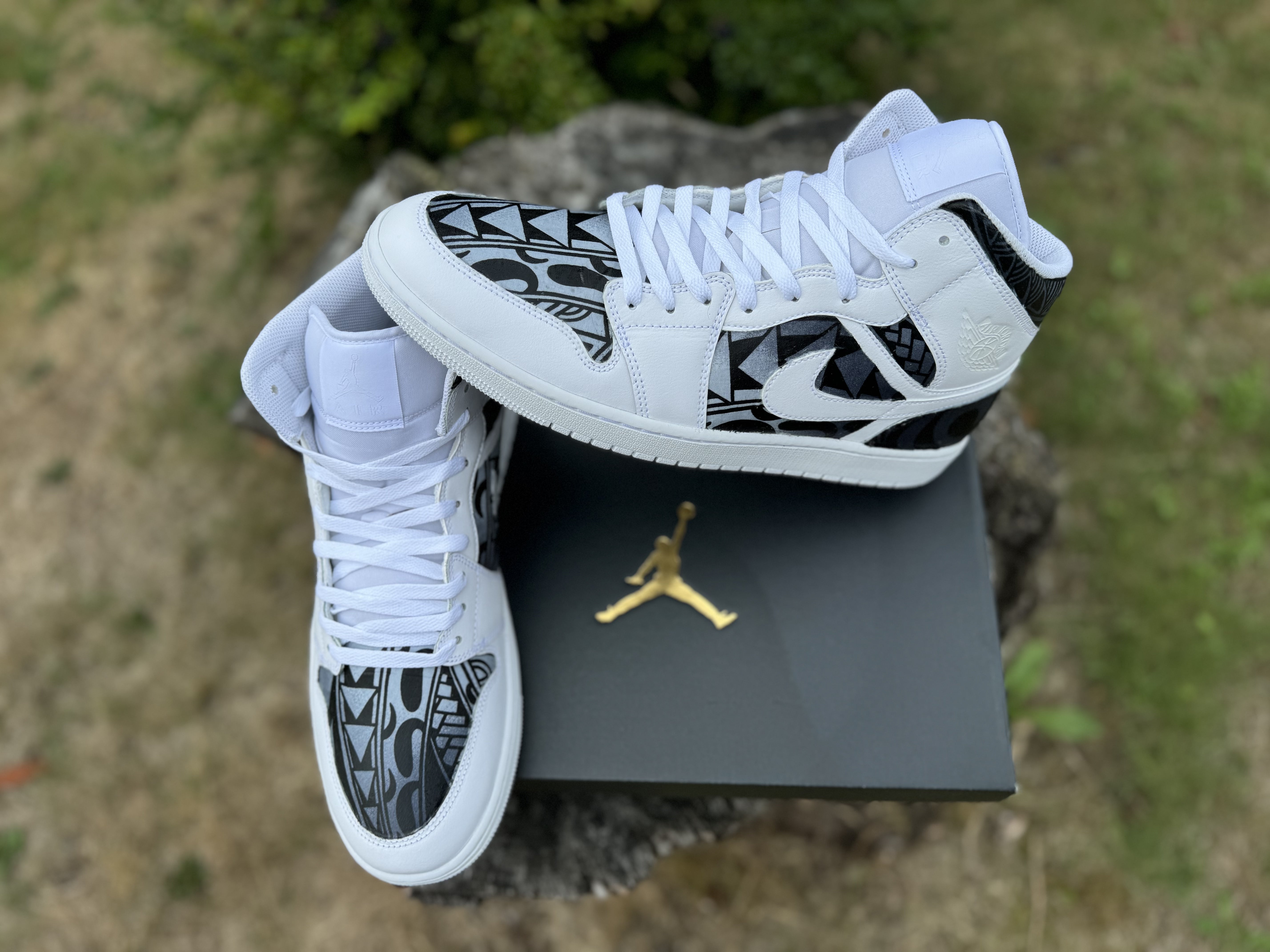 Custom Air Max Adults Black/White Poly Designs Main image
